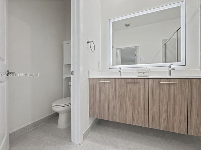 4527 NW 83rd Path, Doral, FL 33166