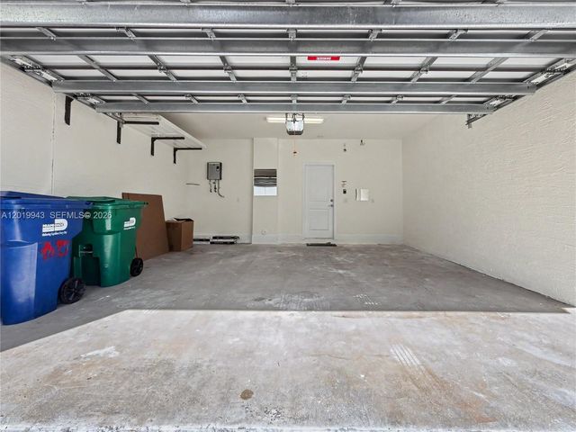 4527 NW 83rd Path, Doral, FL 33166
