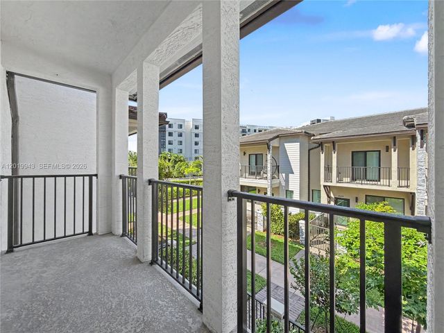 4527 NW 83rd Path, Doral, FL 33166