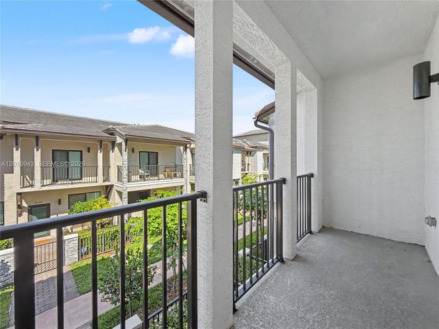4527 NW 83rd Path, Doral, FL 33166