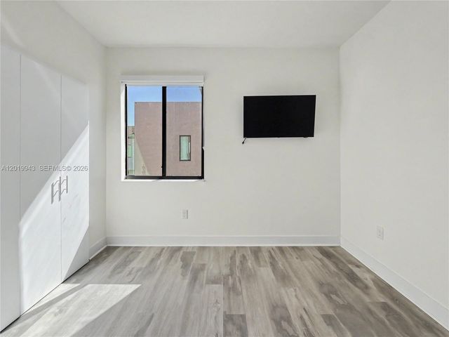 4527 NW 83rd Path, Doral, FL 33166