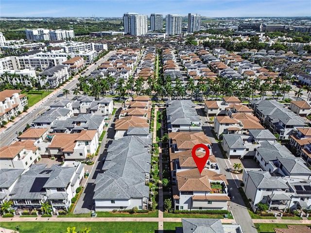 4527 NW 83rd Path, Doral, FL 33166