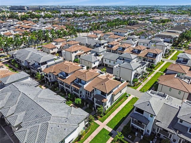 4527 NW 83rd Path, Doral, FL 33166