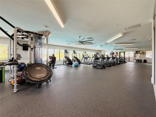 4527 NW 83rd Path, Doral, FL 33166