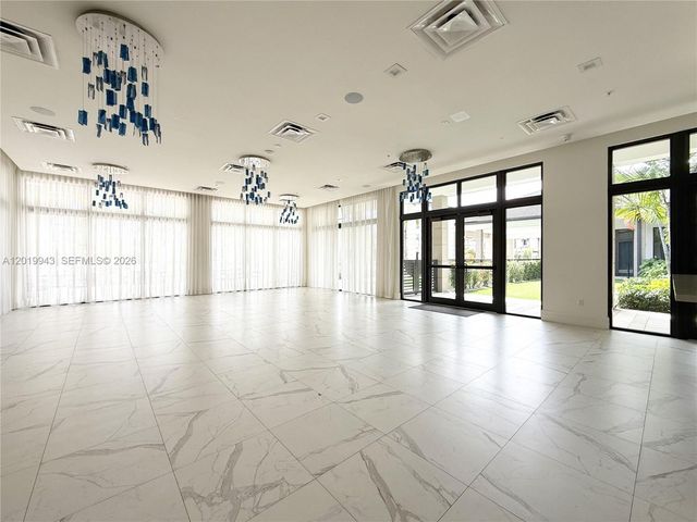 4527 NW 83rd Path, Doral, FL 33166