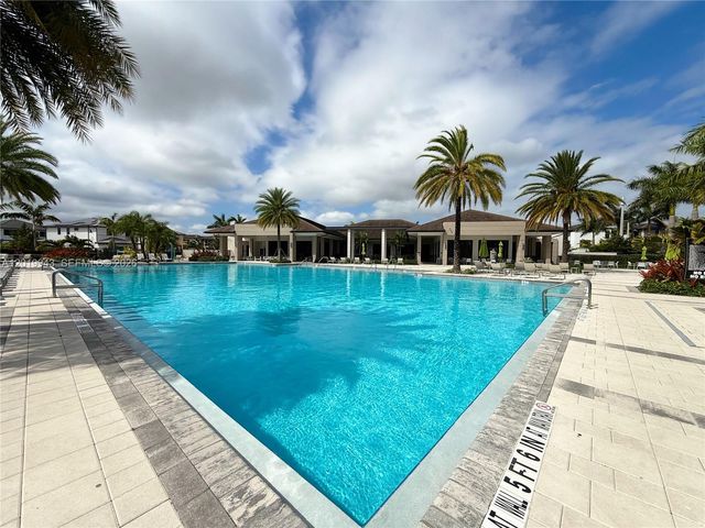 4527 NW 83rd Path, Doral, FL 33166
