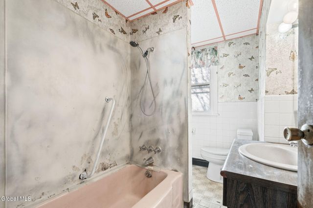 917 Hazelwood Avenue, Schenectady, NY 12306