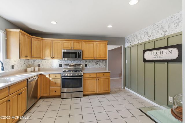 25 Henry Street, East Brunswick, NJ 08816