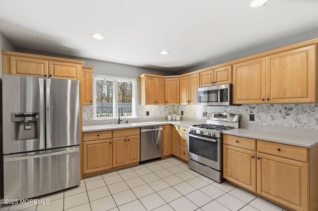 25 Henry Street, East Brunswick, NJ 08816