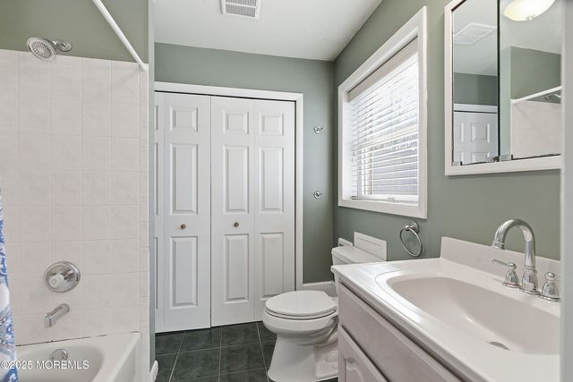 25 Henry Street, East Brunswick, NJ 08816