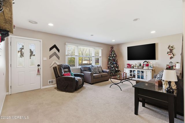 25 Henry Street, East Brunswick, NJ 08816