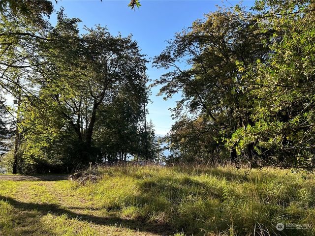 809 W Herron Boulevard NW, Lakebay, WA 98349