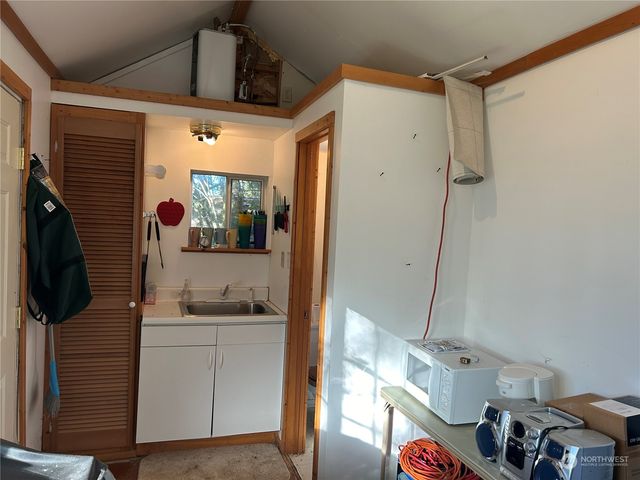 809 W Herron Boulevard NW, Lakebay, WA 98349