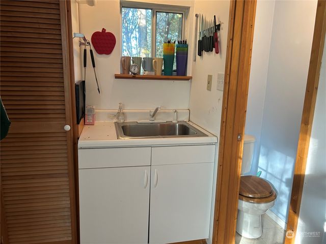 809 W Herron Boulevard NW, Lakebay, WA 98349