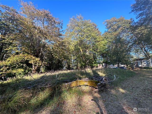 809 W Herron Boulevard NW, Lakebay, WA 98349