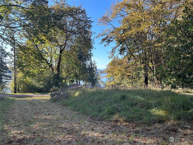 809 W Herron Boulevard NW, Lakebay, WA 98349