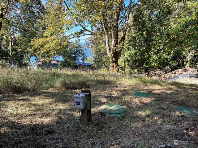 809 W Herron Boulevard NW, Lakebay, WA 98349