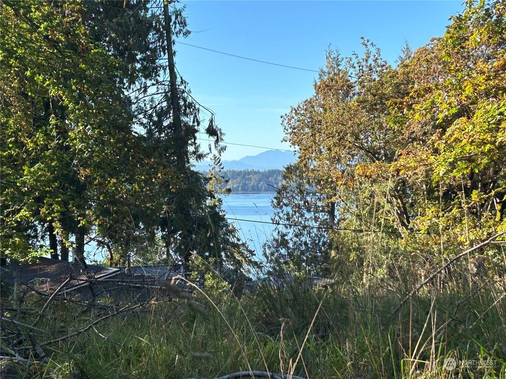 809 W Herron Boulevard NW, Lakebay, WA 98349