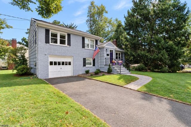 5 Surrey Ln, Madison Boro, NJ 07940