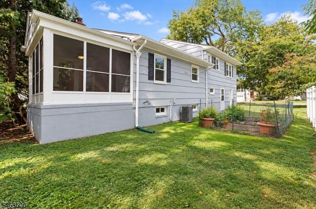 5 Surrey Ln, Madison Boro, NJ 07940