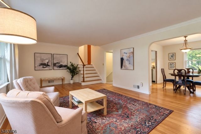 5 Surrey Ln, Madison Boro, NJ 07940