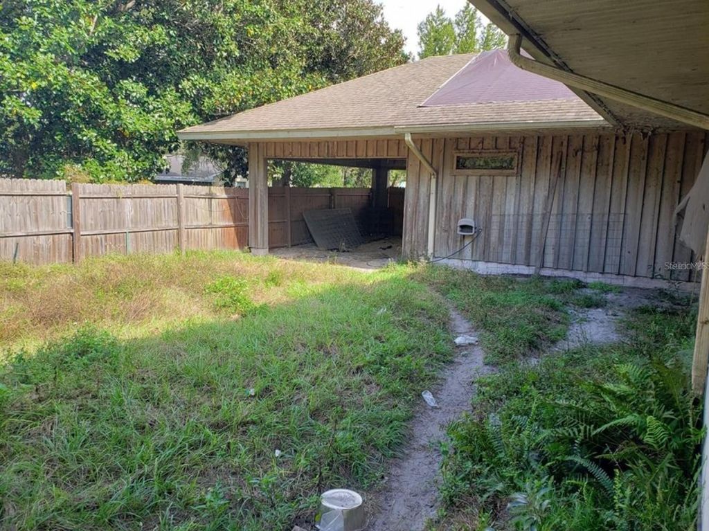 Image 26 of property listing at 2922 RUSTWOOD LANE, Eustis, FL 32726