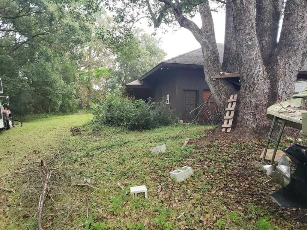 Image 27 of property listing at 2922 RUSTWOOD LANE, Eustis, FL 32726