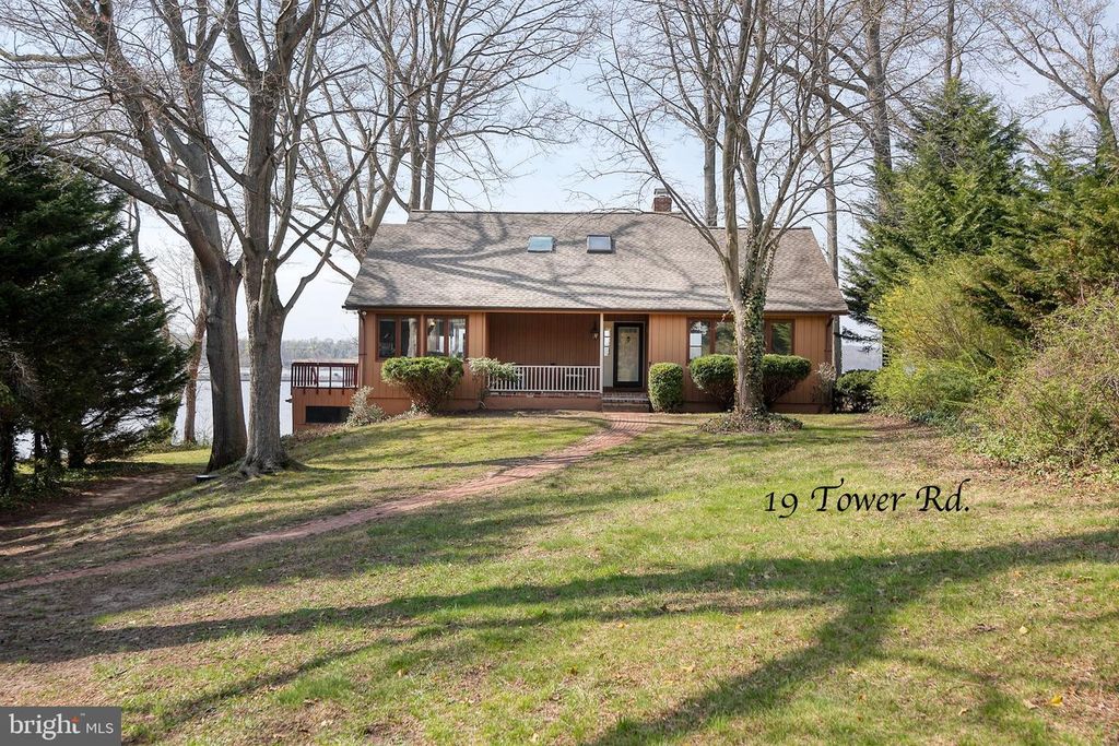 Image 2 of property listing at 19 TOWER RD, Chesapeake City, MD 21915
