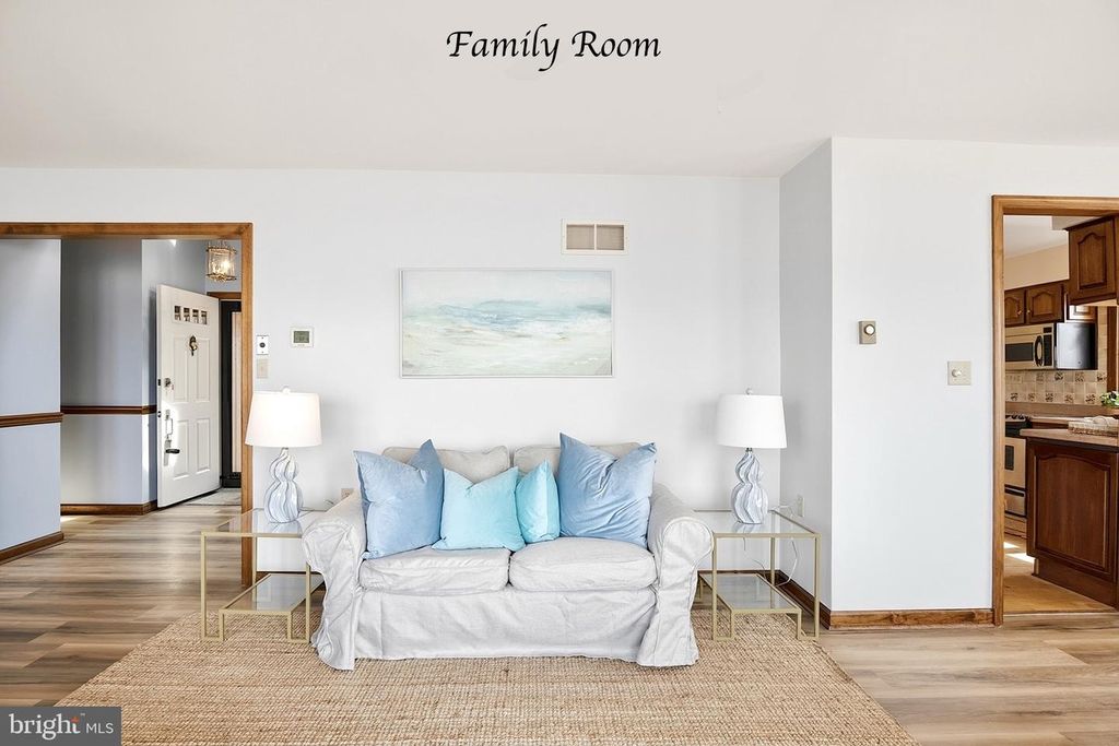 Image 6 of property listing at 19 TOWER RD, Chesapeake City, MD 21915