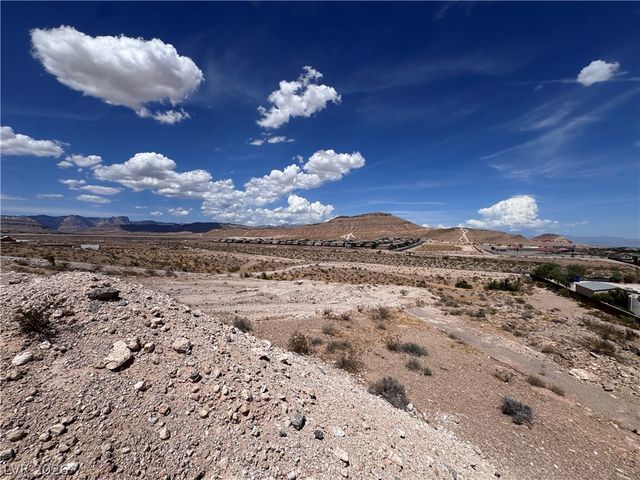 Pebble. Rd, Las Vegas, NV 89178