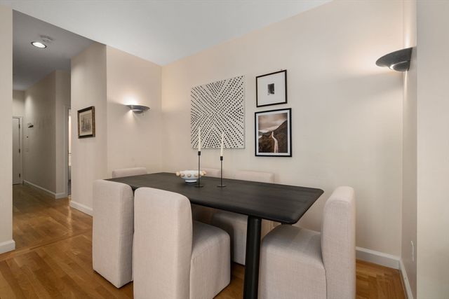 2 Clarendon St 302, Boston, MA 02116