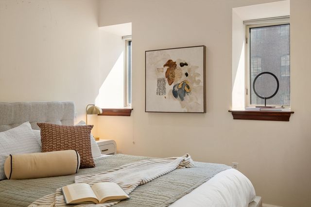 2 Clarendon St 302, Boston, MA 02116