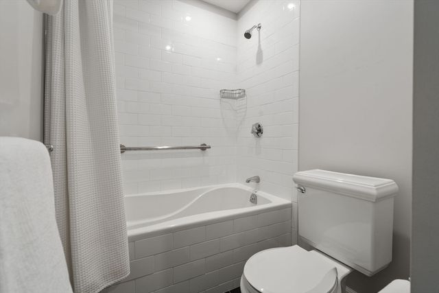 2 Clarendon St 302, Boston, MA 02116