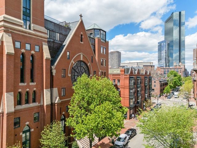 2 Clarendon St 302, Boston, MA 02116