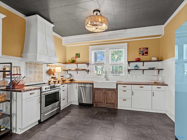 506 Canal Street NE, Decatur, AL 35601