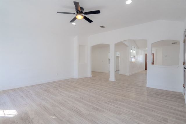 1022 Shenandoah Drive, Arlington, TX 76014