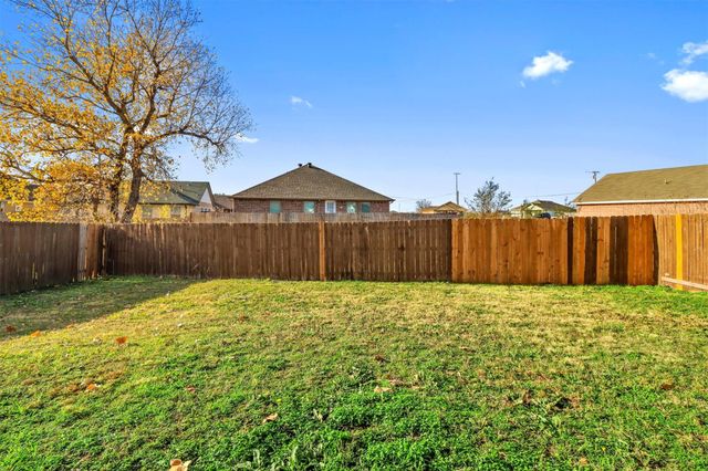 1716 Manor Garden, Greenville, TX 75401