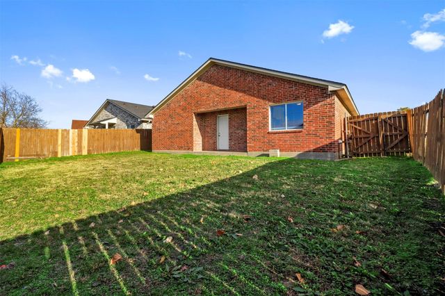 1716 Manor Garden, Greenville, TX 75401