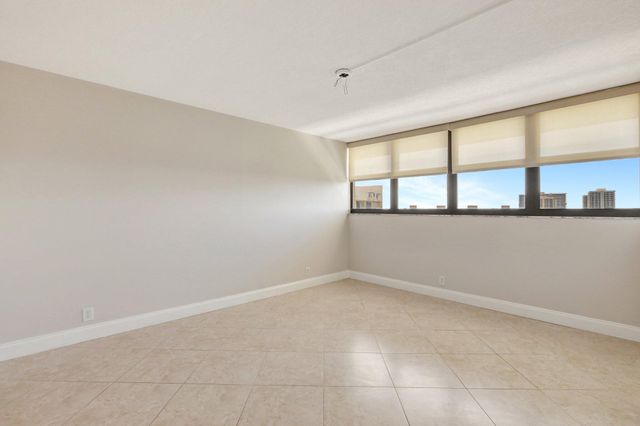 336 Golfview Road PH09, North Palm Beach, FL 33408