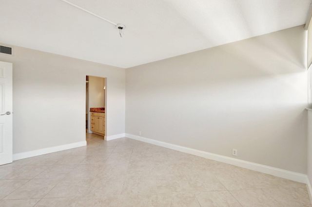 336 Golfview Road PH09, North Palm Beach, FL 33408