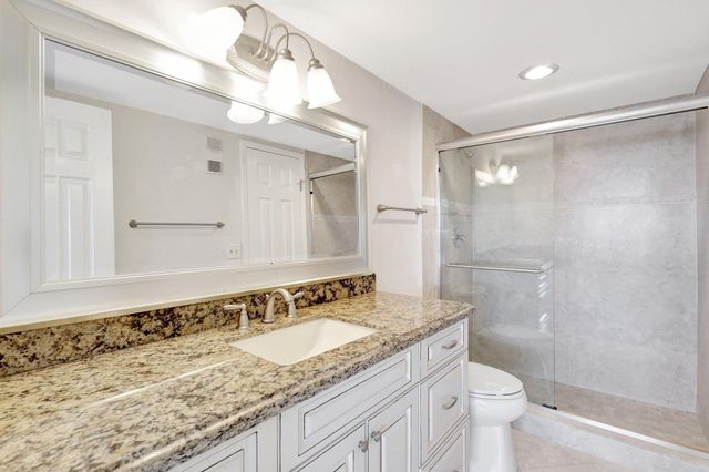336 Golfview Road PH09, North Palm Beach, FL 33408