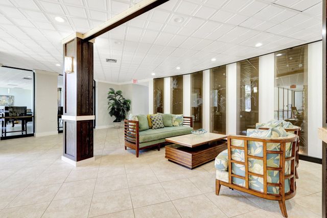 336 Golfview Road PH09, North Palm Beach, FL 33408