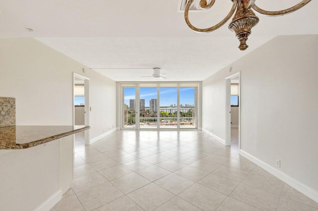 336 Golfview Road PH09, North Palm Beach, FL 33408