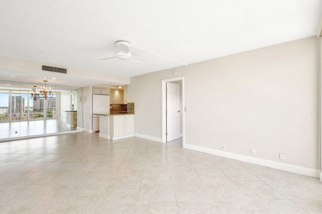 336 Golfview Road PH09, North Palm Beach, FL 33408