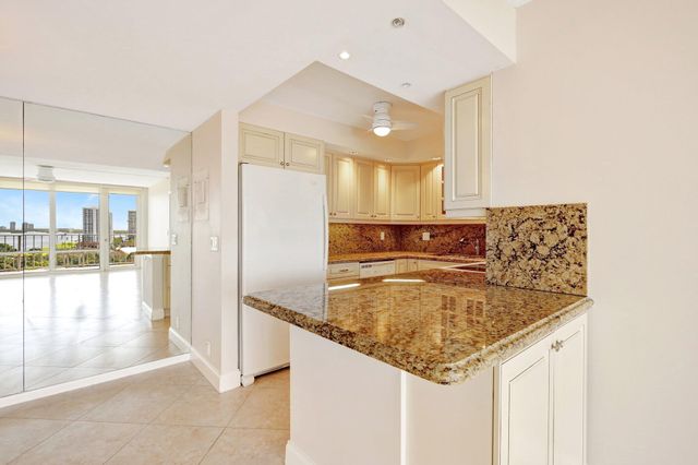 336 Golfview Road PH09, North Palm Beach, FL 33408