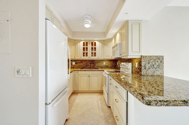 336 Golfview Road PH09, North Palm Beach, FL 33408