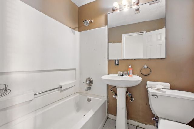 1911 Thonig Road, Houston, TX 77055