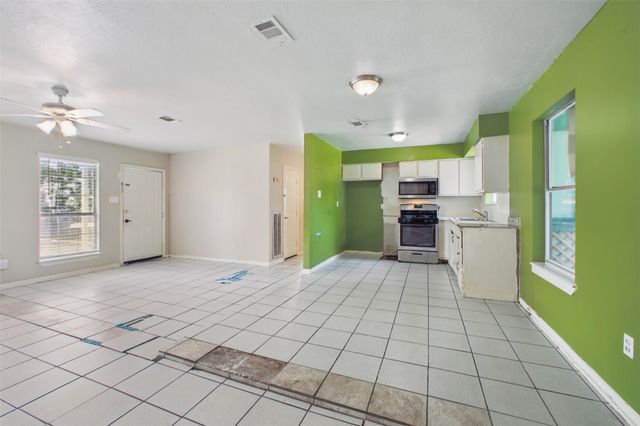 1911 Thonig Road, Houston, TX 77055