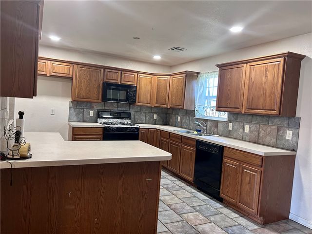 887 Palisades Avenue, Springdale, AR 72764
