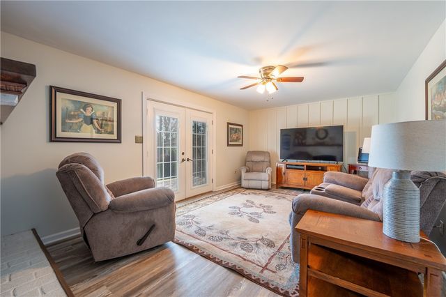 1106 Scenic Dr, Unity Twp, PA 15601